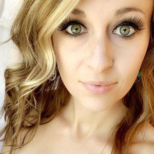 Meet your Posher, Kelli